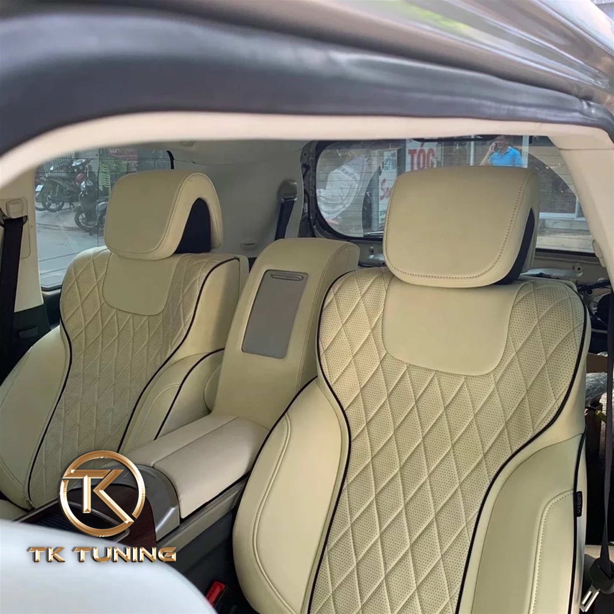 do ghe limousine cho xe o to 7 cho tai quan 1